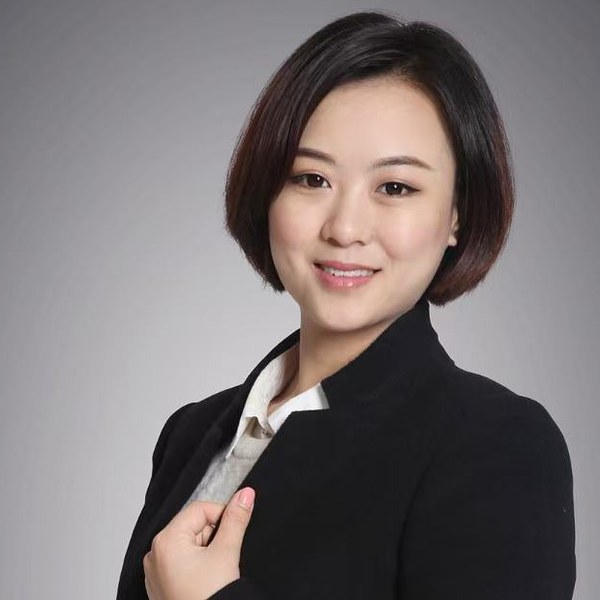 黄冬梅肖像照